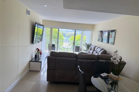 Купить кондоминиум в Майами, Флорида 3 спальни, 131.46м2, № 1799313 - фото 16