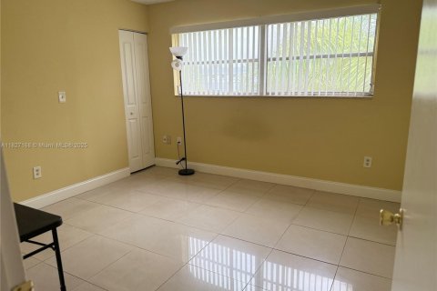 Купить кондоминиум в Майами, Флорида 3 спальни, 131.46м2, № 1799313 - фото 24