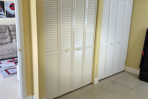 Купить кондоминиум в Майами, Флорида 3 спальни, 131.46м2, № 1799313 - фото 21
