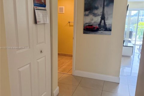 Купить кондоминиум в Майами, Флорида 3 спальни, 131.46м2, № 1799313 - фото 15