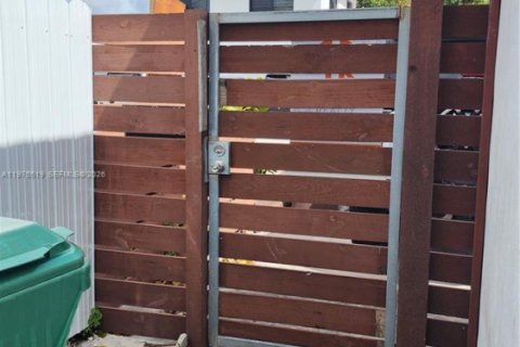 Casa en alquiler en Miami, Florida, 1 dormitorio, 44.13 m2 № 2038555 - foto 13