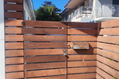 Casa en alquiler en Miami, Florida, 1 dormitorio, 44.13 m2 № 2038555 - foto 2