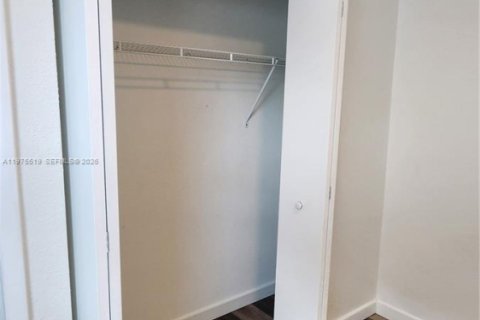 Casa en alquiler en Miami, Florida, 1 dormitorio, 44.13 m2 № 2038555 - foto 10