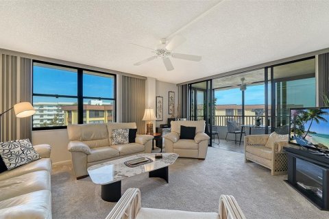 Condo in Sarasota, Florida, 2 bedrooms № 2151695 - photo 5