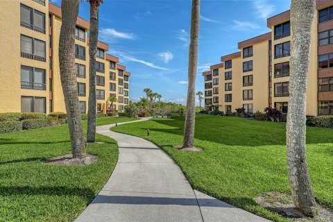 Condo in Sarasota, Florida, 2 bedrooms № 2151695