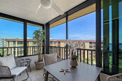 Condo in Sarasota, Florida, 2 bedrooms № 2151695 - photo 9