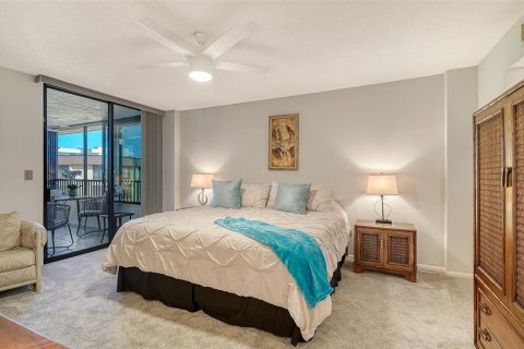 Condo in Sarasota, Florida, 2 bedrooms № 2151695 - photo 25