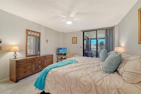 Condo in Sarasota, Florida, 2 bedrooms № 2151695 - photo 28