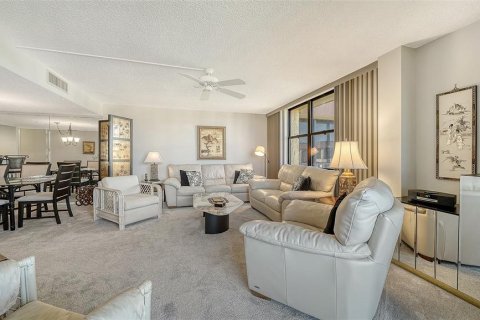 Condo in Sarasota, Florida, 2 bedrooms № 2151695 - photo 15