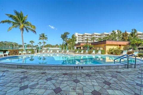 Condo in Sarasota, Florida, 2 bedrooms № 2151695 - photo 11