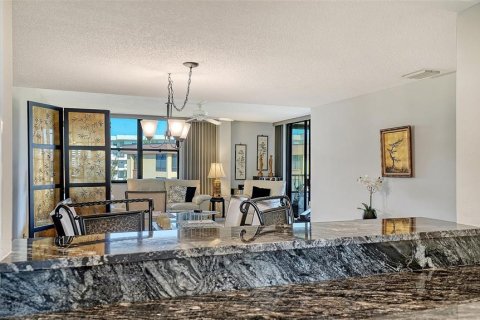 Condo in Sarasota, Florida, 2 bedrooms № 2151695 - photo 24