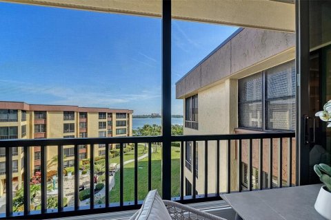 Condo in Sarasota, Florida, 2 bedrooms № 2151695 - photo 10