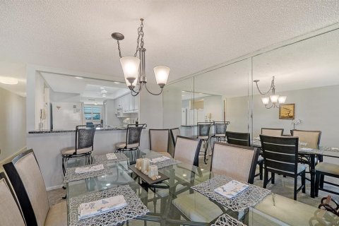 Condo in Sarasota, Florida, 2 bedrooms № 2151695 - photo 18