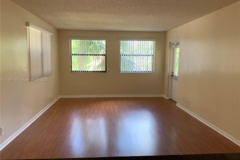 Купить кондоминиум в Дорал, Флорида 1 спальня, 65.96м2, № 1959290 - фото 5