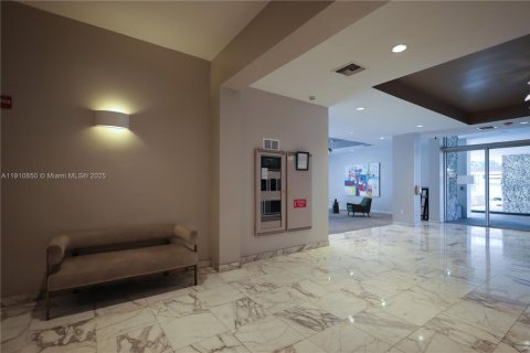 Купить кондоминиум в Серфсайд, Флорида 1 спальня, 87.33м2, № 1966060 - фото 10