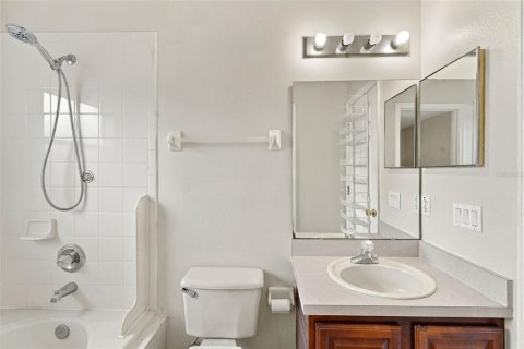 Casa en venta en Kissimmee, Florida, 6 dormitorios, 253.16 m2 № 2384417 - foto 23