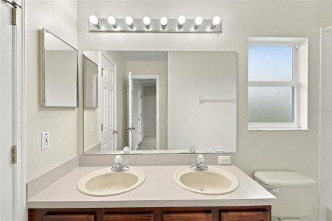 Casa en venta en Kissimmee, Florida, 6 dormitorios, 253.16 m2 № 2384417 - foto 28