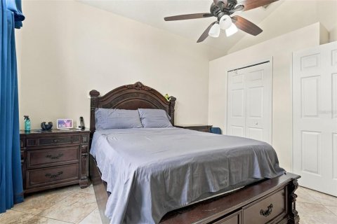 Casa en venta en Kissimmee, Florida, 6 dormitorios, 253.16 m2 № 2384417 - foto 17