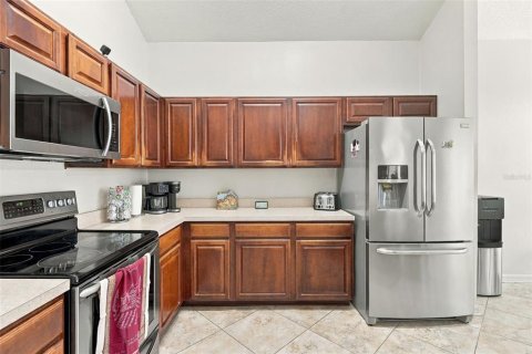 Casa en venta en Kissimmee, Florida, 6 dormitorios, 253.16 m2 № 2384417 - foto 9