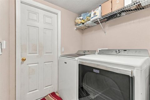 Casa en venta en Kissimmee, Florida, 6 dormitorios, 253.16 m2 № 2384417 - foto 20