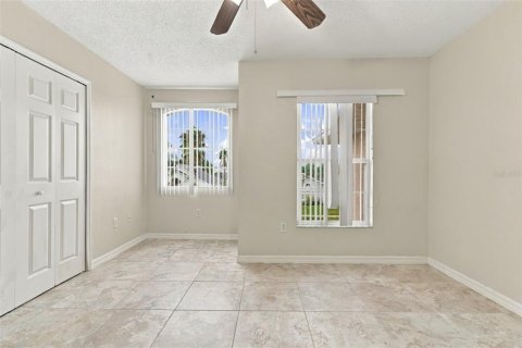 Casa en venta en Kissimmee, Florida, 6 dormitorios, 253.16 m2 № 2384417 - foto 21