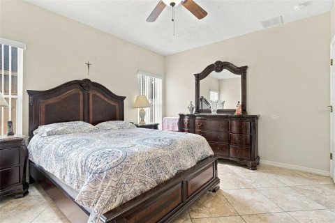 Casa en venta en Kissimmee, Florida, 6 dormitorios, 253.16 m2 № 2384417 - foto 12