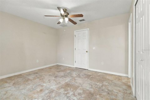 Casa en venta en Kissimmee, Florida, 6 dormitorios, 253.16 m2 № 2384417 - foto 27