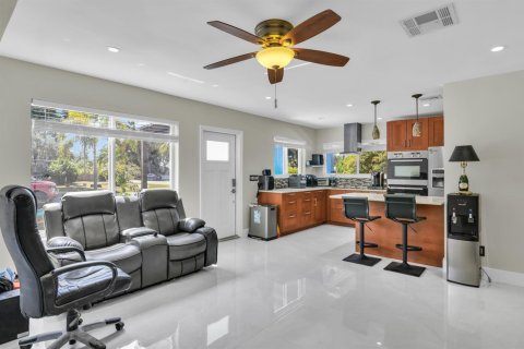 Villa ou maison à vendre à Pompano Beach, Floride: 3 chambres, 107.86 m2 № 2270830 - photo 7