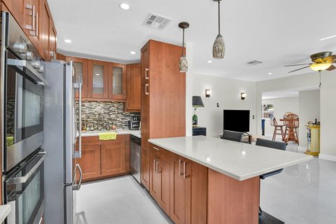 Villa ou maison à vendre à Pompano Beach, Floride: 3 chambres, 107.86 m2 № 2270830 - photo 8