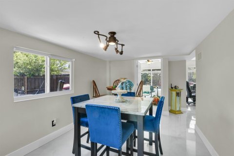 Villa ou maison à vendre à Pompano Beach, Floride: 3 chambres, 107.86 m2 № 2270830 - photo 17