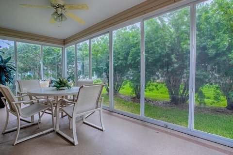 House in The Villages, Florida 3 bedrooms, 137.22 sq.m. № 1688526 - photo 25