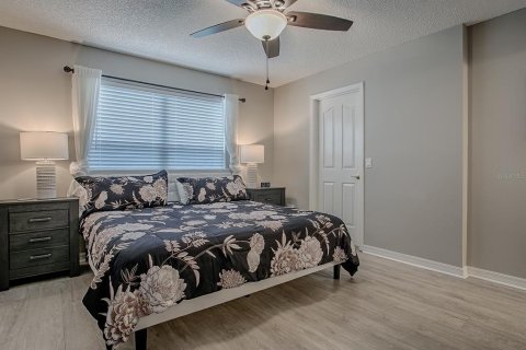 House in The Villages, Florida 3 bedrooms, 137.22 sq.m. № 1688526 - photo 13