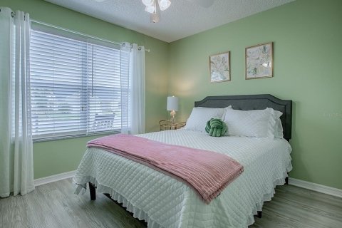 House in The Villages, Florida 3 bedrooms, 137.22 sq.m. № 1688526 - photo 22