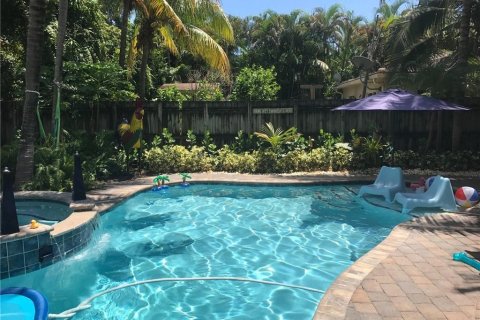 Propiedad comercial en Fort Lauderdale, Florida 167.22 m2 № 2083149