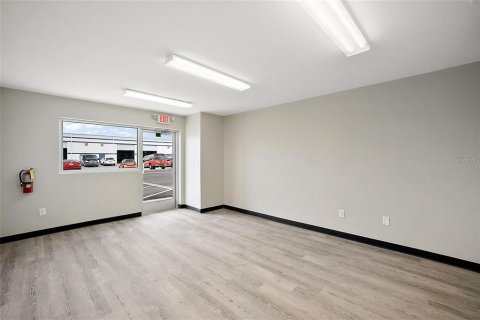 Propiedad comercial en venta en Leesburg, Florida № 1568248 - foto 14