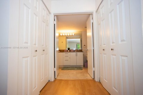 Condo in Aventura, Florida, 2 bedrooms  № 2170728 - photo 5