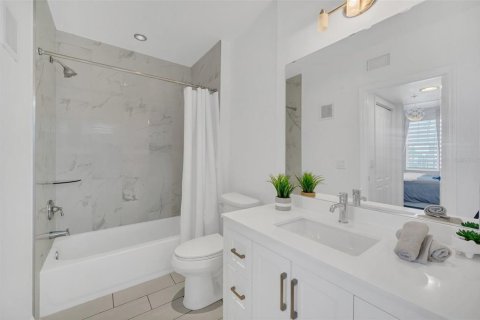 Condo in Celebration, Florida, 3 bedrooms  № 1511004 - photo 28