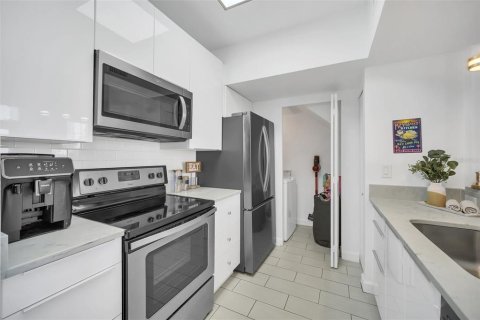 Condo in Celebration, Florida, 3 bedrooms  № 1511004 - photo 14