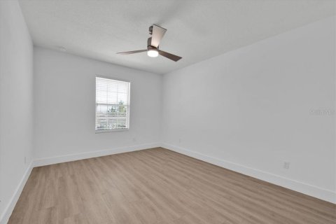 House in Winter Garden, Florida 4 bedrooms, 231.33 sq.m. № 1876179 - photo 19