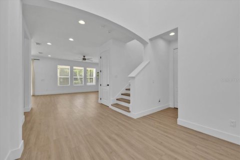 House in Winter Garden, Florida 4 bedrooms, 231.33 sq.m. № 1876179 - photo 5