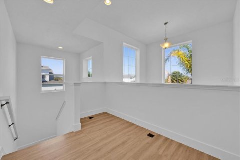 House in Winter Garden, Florida 4 bedrooms, 231.33 sq.m. № 1876179 - photo 16