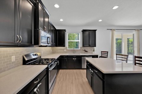 House in Winter Garden, Florida 4 bedrooms, 231.33 sq.m. № 1876179 - photo 13