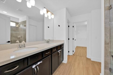 House in Winter Garden, Florida 4 bedrooms, 231.33 sq.m. № 1876179 - photo 23