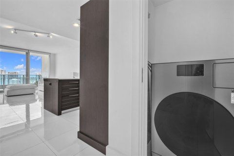 Купить кондоминиум в Майами, Флорида 1 спальня, 76.37м2, № 2055128 - фото 13