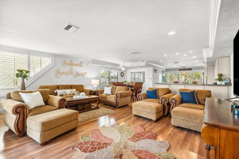 Townhouse in Sarasota, Florida 3 bedrooms, 230.4 sq.m. № 1618677 - photo 13