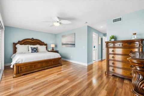 Townhouse in Sarasota, Florida 3 bedrooms, 230.4 sq.m. № 1618677 - photo 20