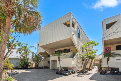 Townhouse in Sarasota, Florida 3 bedrooms, 230.4 sq.m. № 1618677 - photo 2