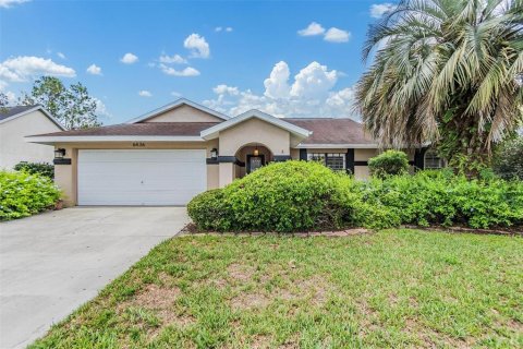 House in Zephyrhills, Florida 4 bedrooms, 202.25 sq.m. № 1690687 - photo 3