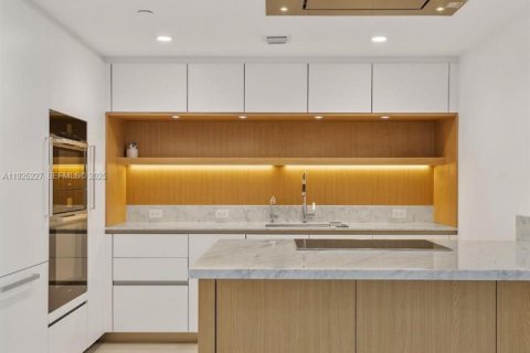 Снять в аренду кондоминиум в Бей-Харбор-Айлендс, Флорида 2 спальни, 195.93м2, № 1984120 - фото 6