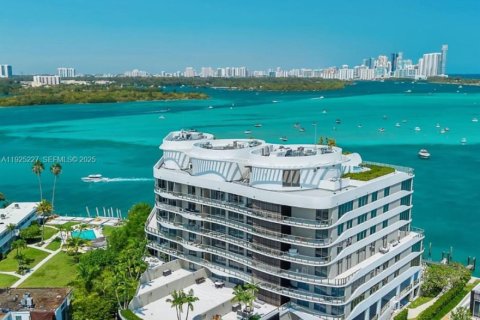 Снять в аренду кондоминиум в Бей-Харбор-Айлендс, Флорида 2 спальни, 195.93м2, № 1984120 - фото 4